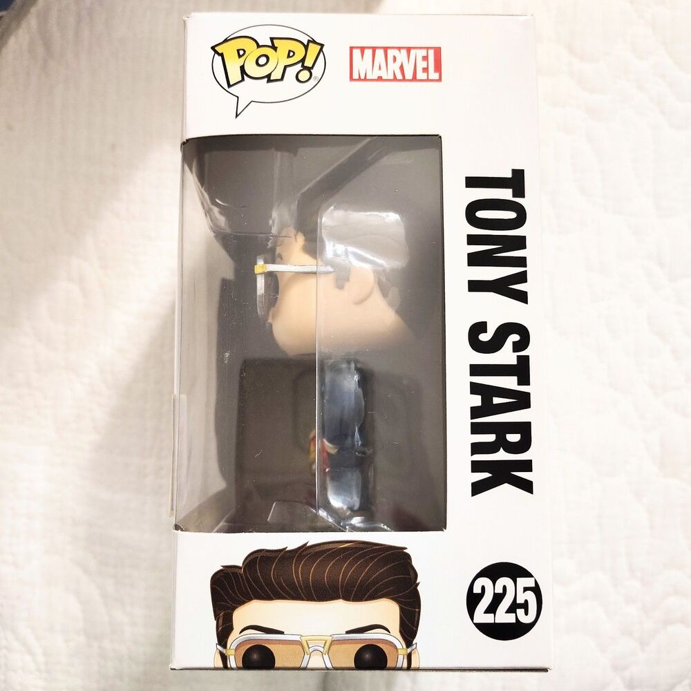 Funko Pop 🍀 Tony Stark #225 ☘️ 2017 Summer Con Exclusive 🌈 New in Protector - Picture 4 of 9